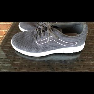 Women’s Vans size 6